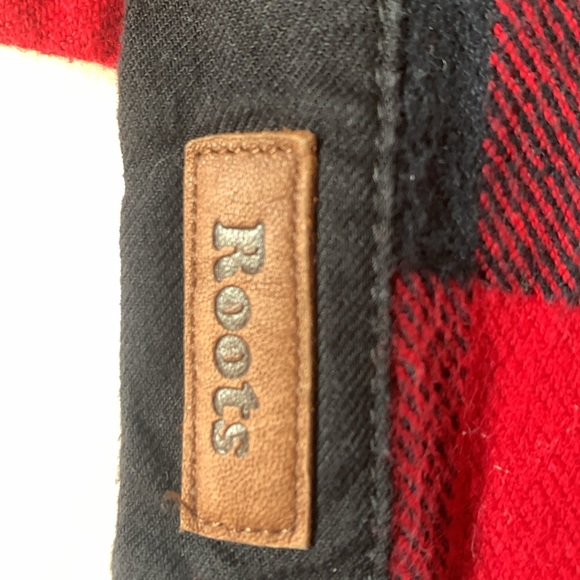 Roots buffalo plaid cotton heavy flannel shirt w elbow patches EUC - Picture 4 of 9